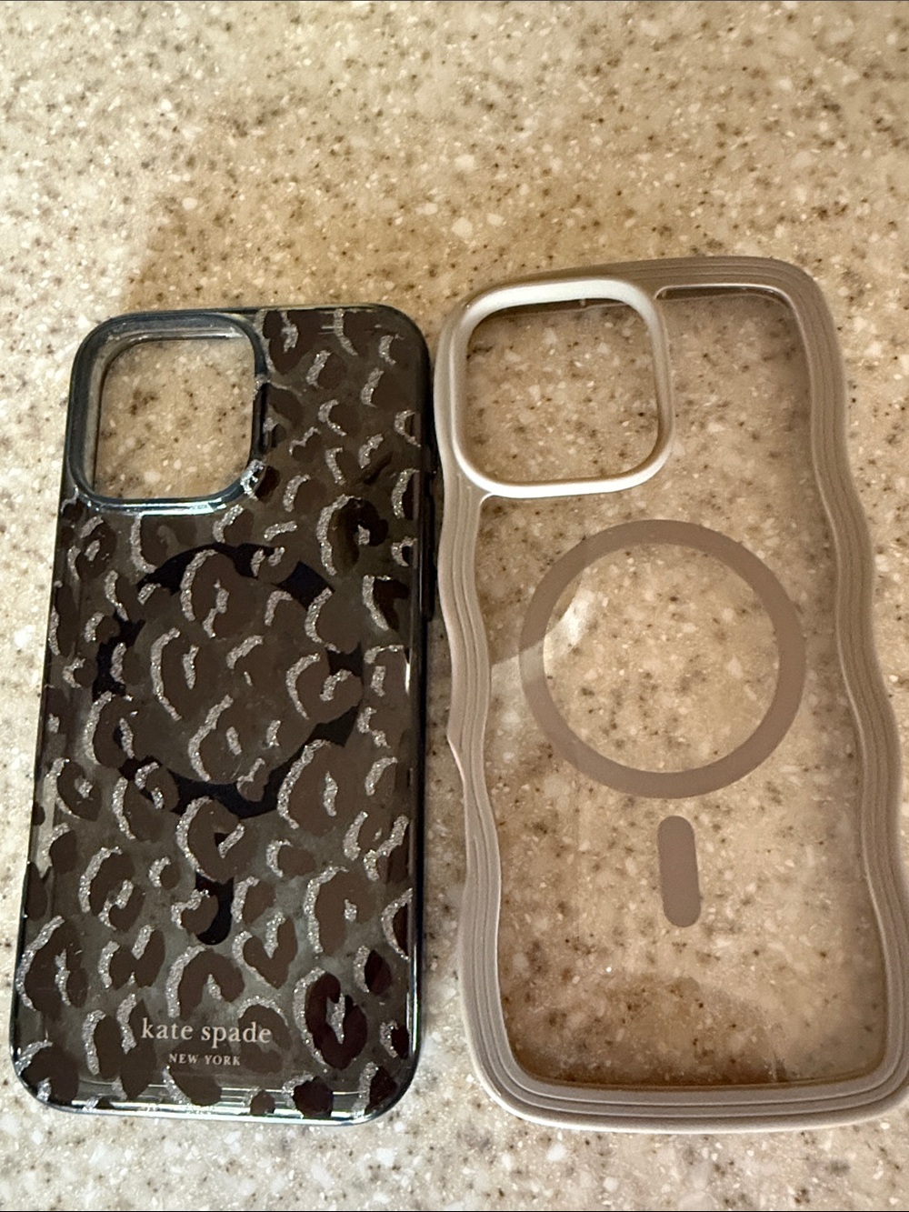 kate spade iPhone 16 pro max Cases Black & Clear Like New